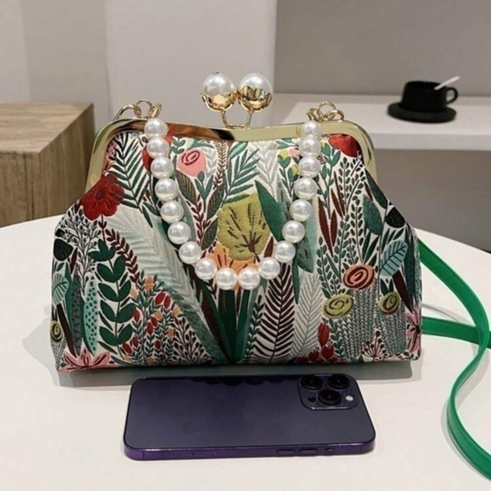 ✨NEW✨ Clip-On Chinese Shoulder Crossbody purse Pearl Chain - embroidered floral - Picture 6 of 8